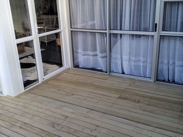 Pine deck, Mt Eden